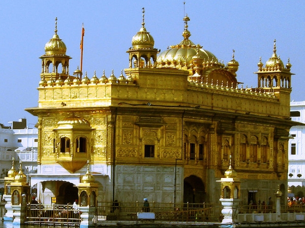 ഹര്‍മിന്ദര്‍ സാഹിബ് ക്ഷേത്രം അഥവാ സുവര്‍ണ്ണ ക്ഷേത്രം-പഞ്ചാബ്