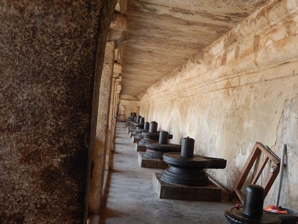 ഒറ്റക്കല്ലിലെ ശിവലിംഗം