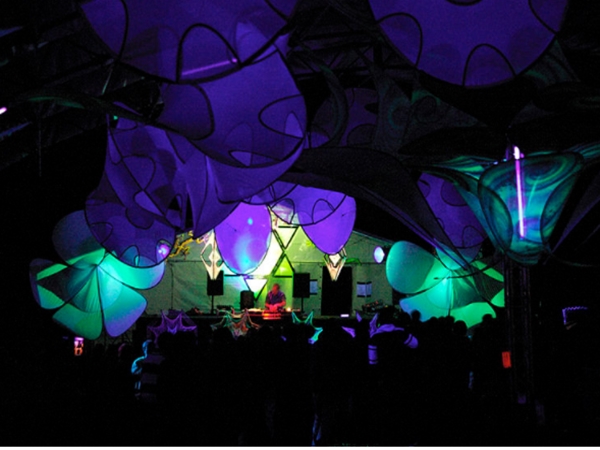 അന്‍ജുനാ ബീച്ചിലെ ബീച്ച് പാര്‍ട്ടി @നൈറ്റ്