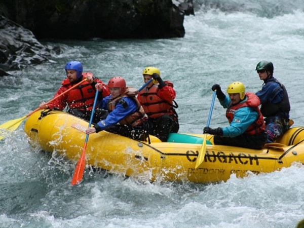 ഋഷികേശിലെ വൈറ്റ് വാട്ടര്‍ റാഫ്റ്റിങ്
