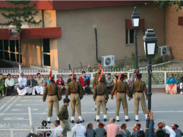 വാഗാ അതിര്‍ത്തിയിലെ ചടങ്ങുകള്‍