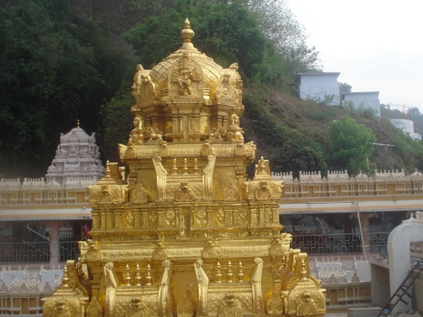 മഹിഷാസുരന്റെ മുകളില്‍