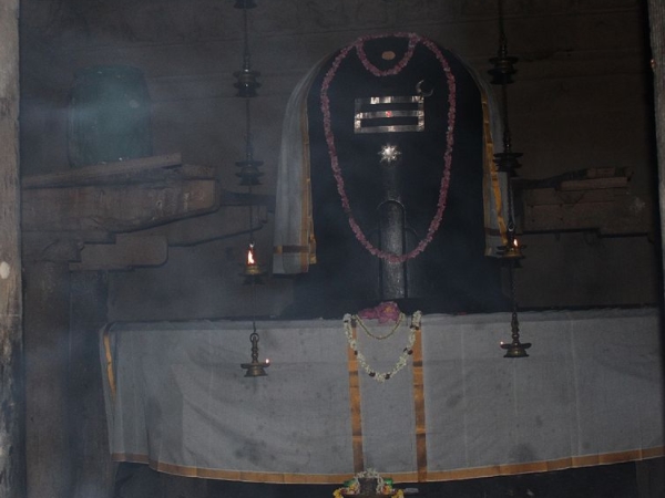 13 അടി ഉയരമുള്ള ശിവലിംഗം