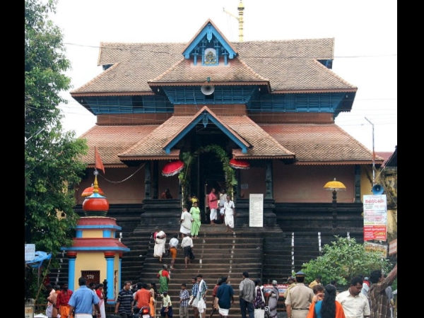 ആറന്‍മുള ക്ഷേത്രം 