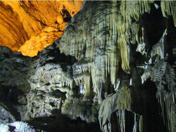 ബോറ ഗുഹകള്