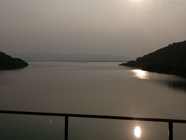 സ്വര്‍ണ്ണമുഖിയുടെ തീരത്തെ ക്ഷേത്രം