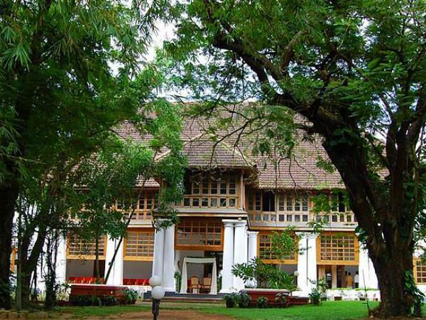 ബോള്‍ഗാട്ടി പാലസ്