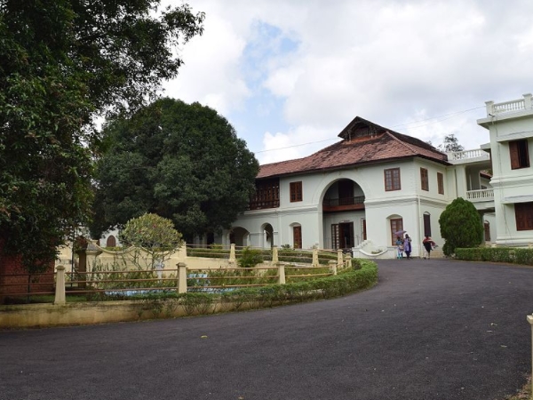 പൂന്തോട്ടം വഴി