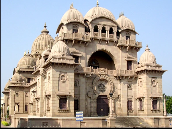 ബേലൂര്‍ മഠ്