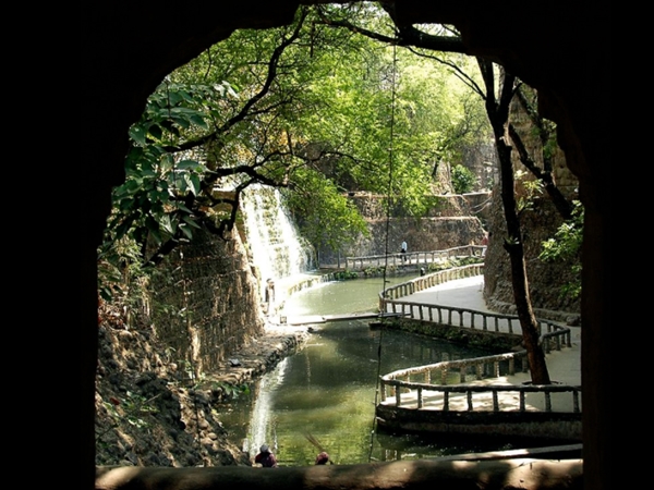 ദിവസം അയ്യായിരം ആളുകള്‍