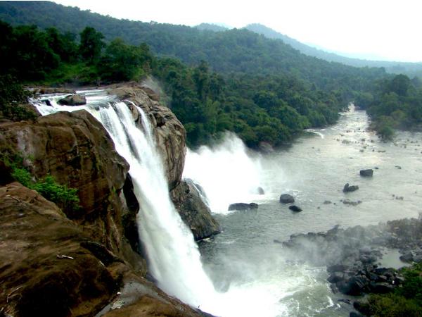 ആതിരപ്പള്ളി വെള്ളച്ചാട്ടം 