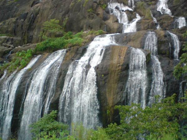 മരോട്ടിച്ചാല്‍ വെള്ളച്ചാട്ടം 