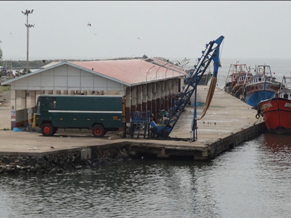 നീണ്ടകര തുറമുഖം 