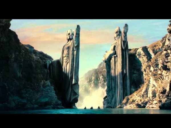 ലോഡ് ഓഫ് റിങ്‌സിലെ കല്‍ത്തൂണുകള്‍