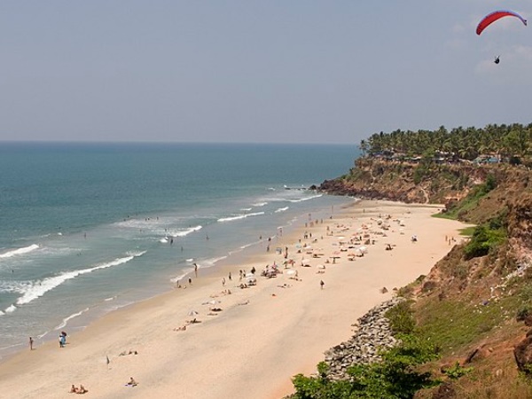 ഹോളിവുഡ് സൗന്ദര്യമുള്ള വര്‍ക്കല ബീച്ച് 