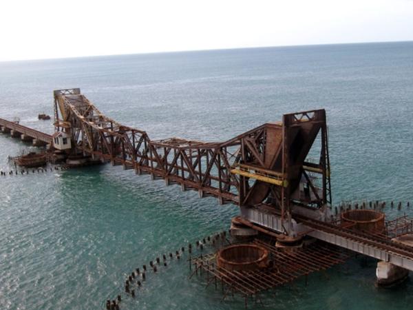 മടക്കുകത്രിക പാലം