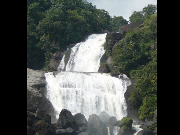 പാനതീര്‍ഥം വെള്ളച്ചാട്ടം