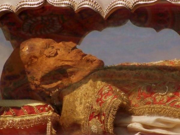 വിശുദ്ധ ഫ്രാന്‍സീസ് സേവ്യറിന്റെ മൃതശരീരം