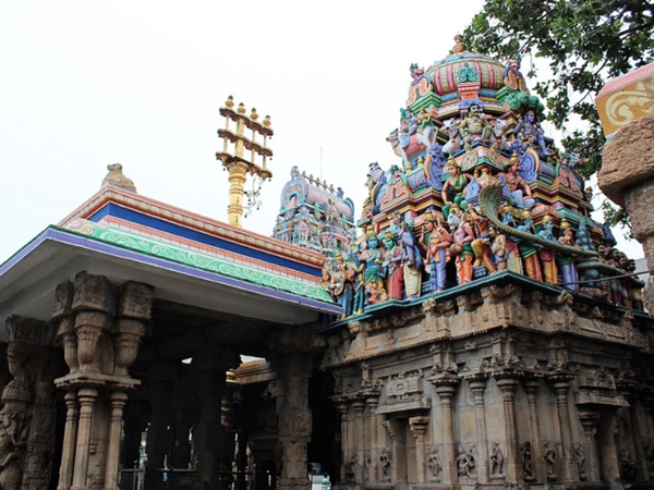 പുരാണങ്ങളിലെ അര്‍ദ്ധനാരാശ്വര ക്ഷേത്രം