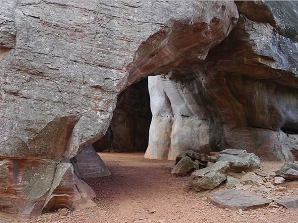 ഫ്രാന്‍സുമായുള്ള സാദൃശ്യം