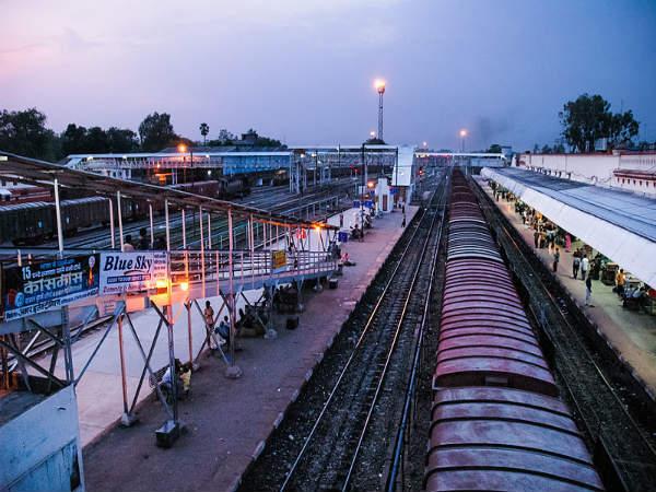 വാരണാസി ജംങ്ഷന്‍ റെയില്‍വേ സ്‌റ്റേഷന്‍