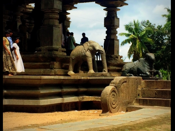 താഴ്‌വരയിലെ ക്ഷേത്രം