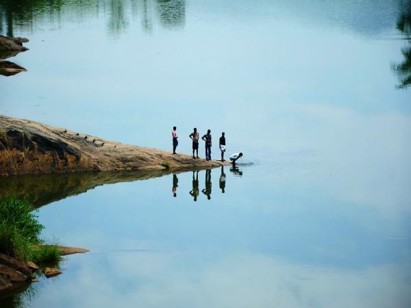 തിരക്കുകളില്‍ നിന്നും മാറാം