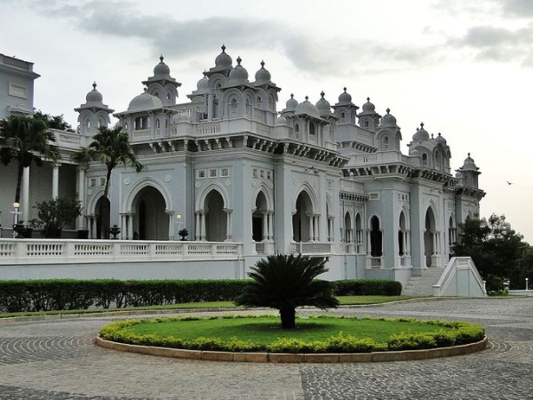 ഫലക് നാമ കൊട്ടാരം 