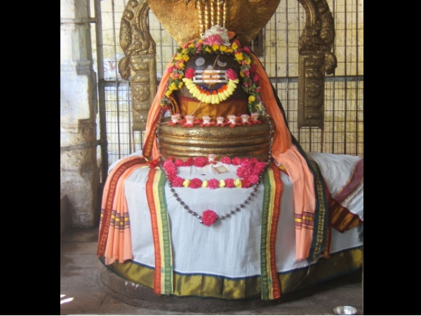 ജലത്തിനടിയിലെ ശിവലിംഗം