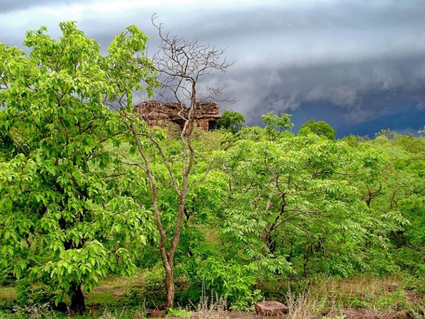 ഏഴു മലകളും 750 ശിലാഗൃഹങ്ങളും