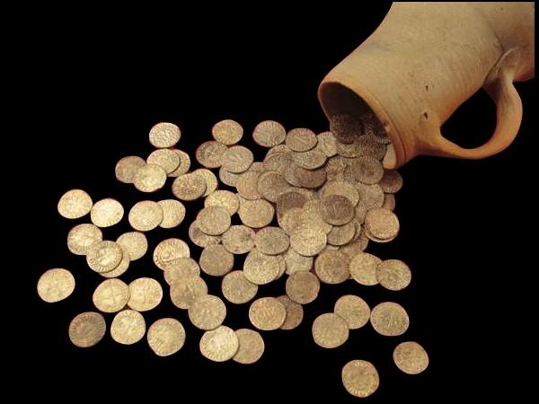 കോത്തി പാലസിന്റെ നിലവറകളില്‍