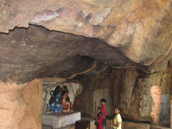 ആയിരം വര്‍ഷം പഴക്കമുള്ള ഗുഹാചിത്രങ്ങള്‍