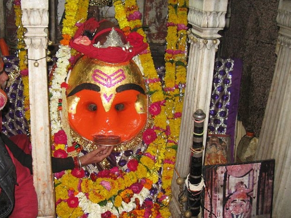 മദ്യപിക്കുന്ന ദൈവം