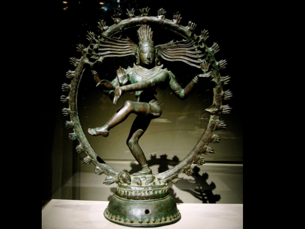 ഒട്ടേറെ പ്രതിഷ്ഠകള്‍