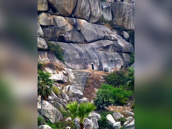 ബരാബർ ഗുഹകൾ