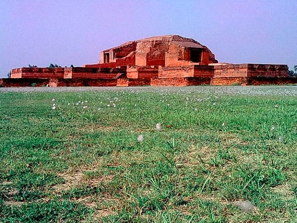 സ്തൂപകേന്ദ്രീകൃതമായ സര്‍വ്വകലാശാല