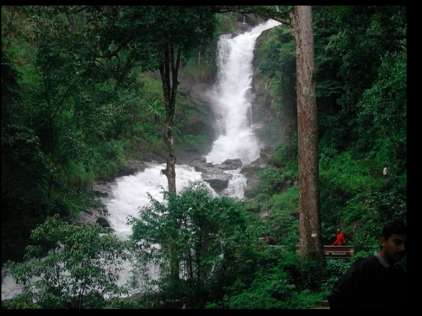 എവിടെയാണ് ഇരുപ്പു വെള്ളച്ചാട്ടം