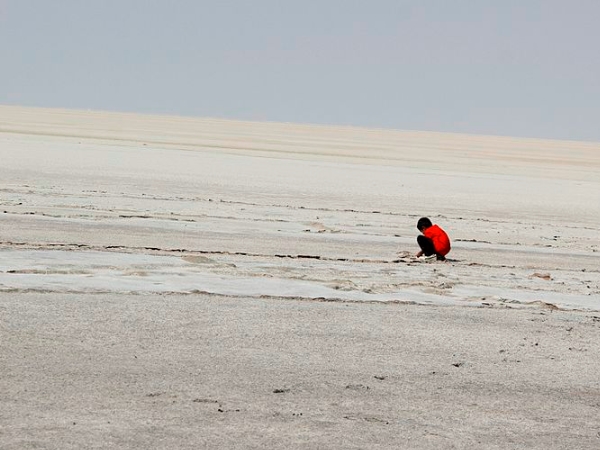 അറ്റമില്ലാത്ത ഉപ്പുമരുഭൂമി