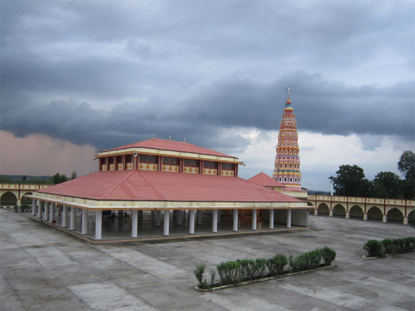 ഏക്മുഖി ദത്താ ക്ഷേത്രം