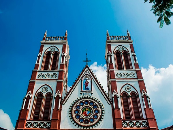 സേക്രട്ട്‌ ഹാര്‍ട്ട്‌ ഓഫ്‌ ജീസസ്‌ ചർച്ച്