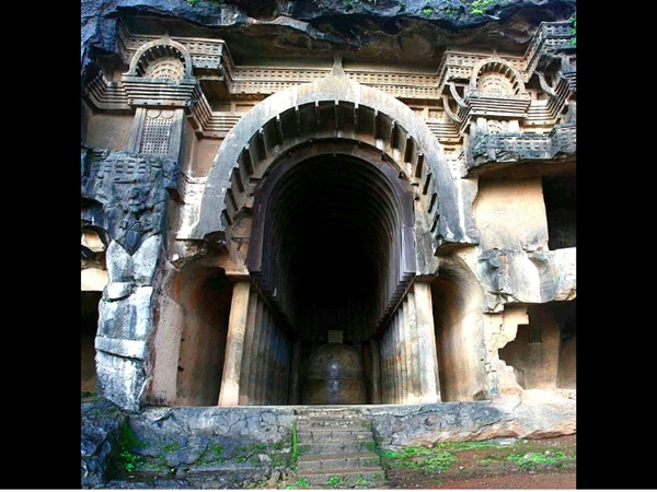 എവിടെയാണ് ഭജെ ഗുഹകൾ