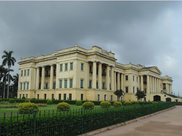 ഹസാർദുവാരി എന്നാൽ