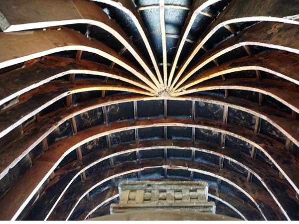 കല്ലിൽ കൊത്തിയ തബല