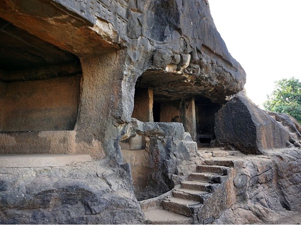 ബുദ്ധമതവും ഭജെ ഗുഹകളും