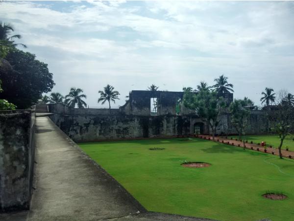 അഞ്ച് തെങ്ങ് കോട്ട