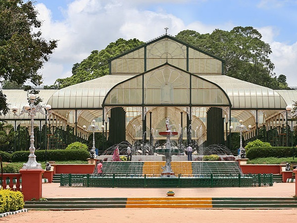  ലാൽബാഗിലൂടെ അലസ നടത്തം