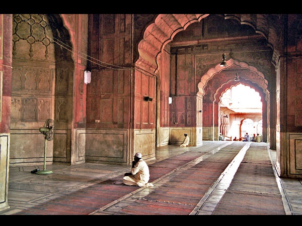 ലോകത്തെ പ്രതിഫലിപ്പിക്കുന്ന ഇടം