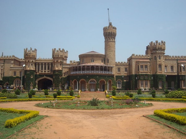  ചരിത്രത്തിലേക്ക് ചെല്ലാൻ ബെംഗളുരു കൊട്ടാരം