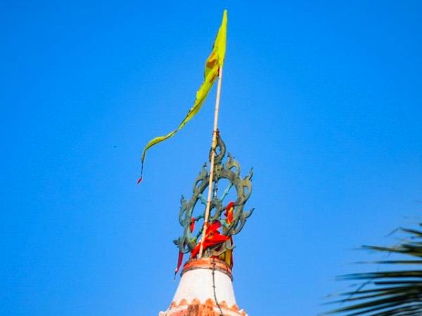 45 നില കെട്ടിടത്തിന്റ ഉയരത്തിലുള്ള ദിവസവും നിറം മാറുന്ന പതാക