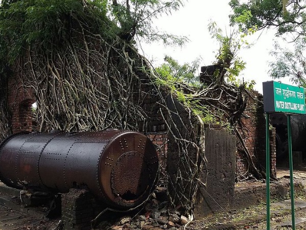  തകർന്നടിഞ്ഞയിടം 